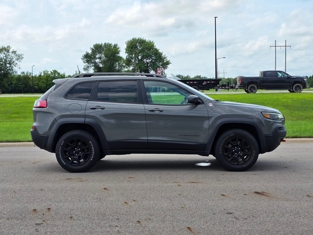 Used 2019 Jeep Cherokee Trailhawk Elite with VIN 1C4PJMBN6KD455927 for sale in Marshall, Minnesota