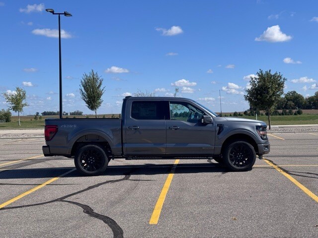 2025 Ford F-150 XLT photo 2