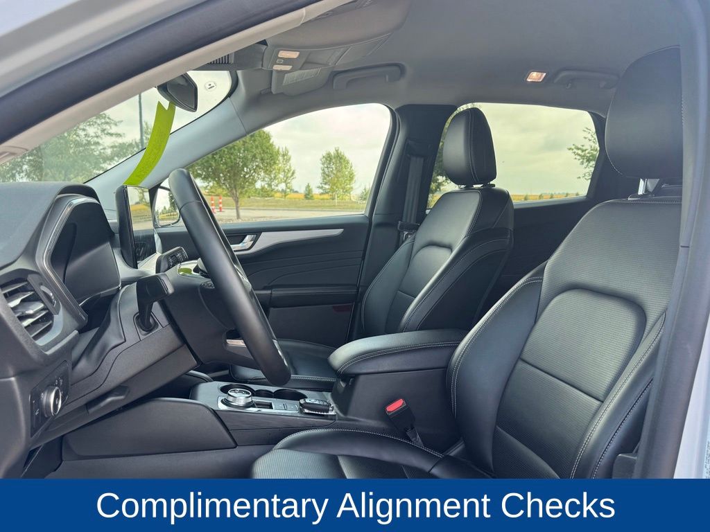 2025 Ford Escape Platinum - Photo 6
