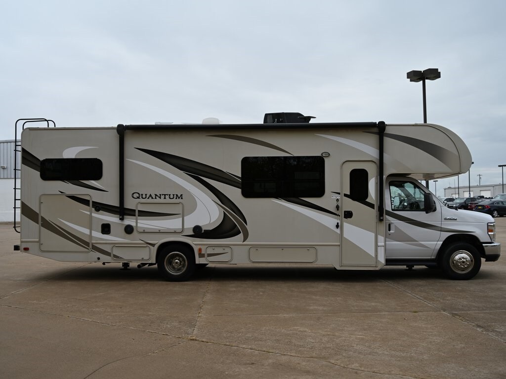 2016 Ford E-450 photo 2