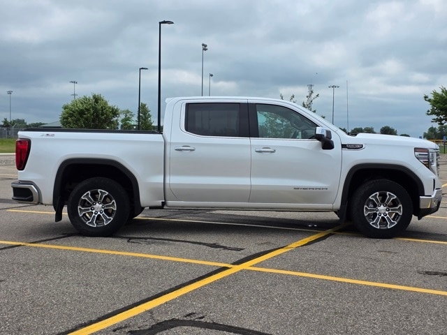 Used 2022 GMC Sierra 1500 SLT with VIN 1GTUUDED8NZ642073 for sale in Marshall, Minnesota