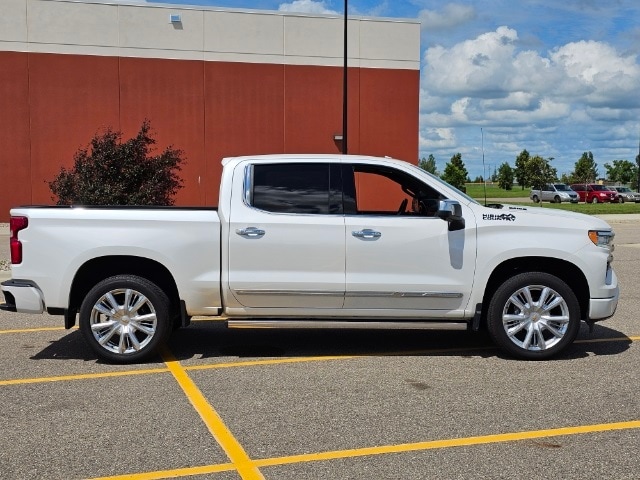 Used 2024 Chevrolet Silverado 1500 High Country with VIN 1GCUDJE87RZ109512 for sale in Marshall, Minnesota