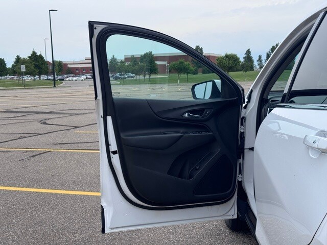 2018 Chevrolet Equinox LT photo 4