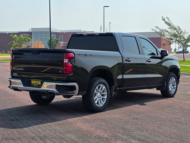 2023 Chevrolet Silverado 1500 LT photo 3