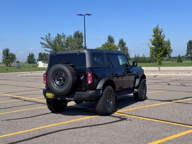 2025 Ford Bronco Outer Banks photo 3