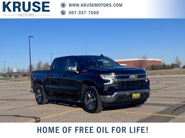 2024 Chevrolet Silverado 1500 LT's photo