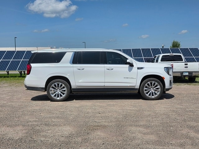 Used 2022 GMC Yukon XL Denali with VIN 1GKS2JKL0NR213926 for sale in Marshall, Minnesota