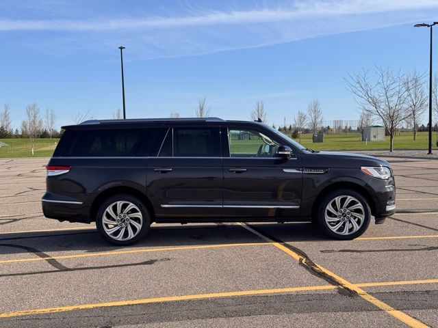 Used 2022 Lincoln Navigator Reserve L with VIN 5LMJJ3LT2NEL09769 for sale in Marshall, Minnesota