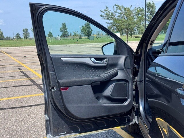 2020 Ford Escape SE photo 4