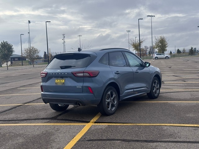 2023 Ford Escape ST-Line photo 4