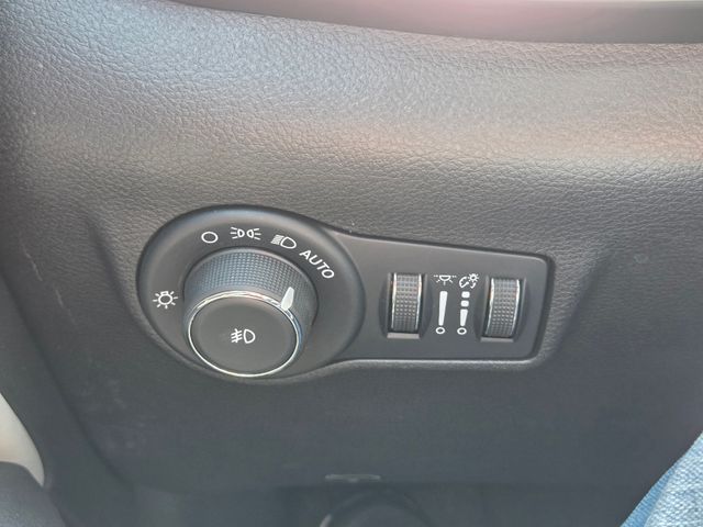 2025 Jeep Compass Limited - Photo 24