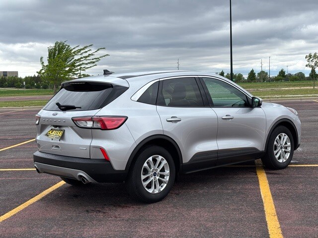 2020 Ford Escape SE photo 3