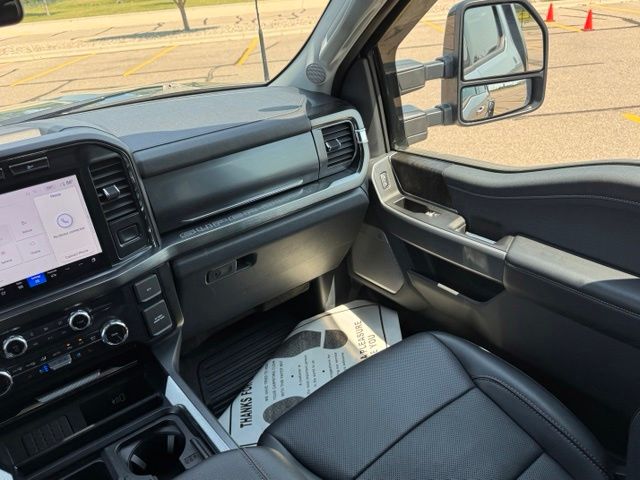 2024 Ford F-450 Super Duty Chassis Cab Lariat - Photo 17