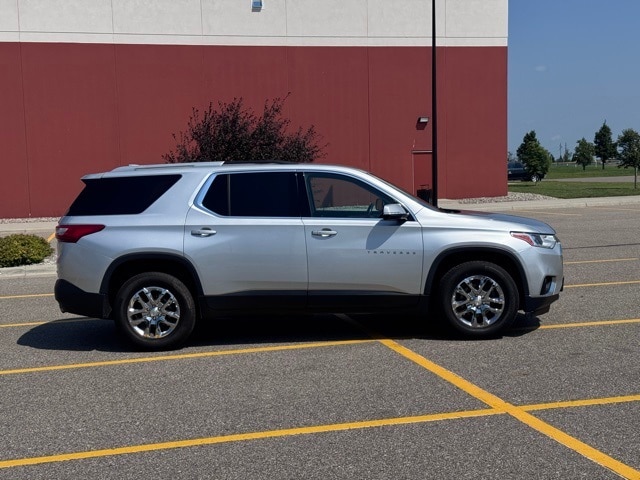 Used 2018 Chevrolet Traverse 1LT with VIN 1GNEVGKW1JJ150090 for sale in Marshall, Minnesota