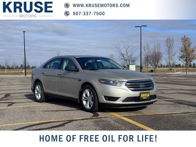 2018 Ford Taurus SE's photo