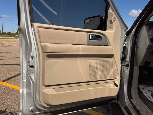 2012 Ford Expedition Limited photo 3