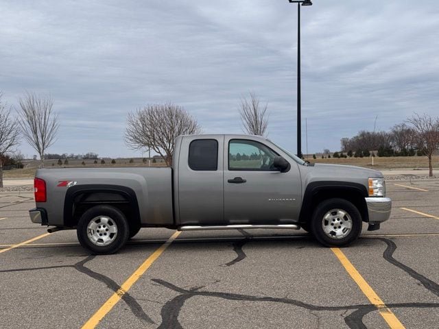 Used 2013 Chevrolet Silverado 1500 LT with VIN 1GCRKSE72DZ275163 for sale in Marshall, Minnesota