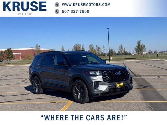 2026 Ford Explorer ST-LINE's photo