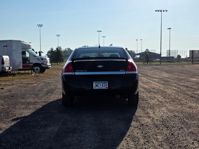 2010 Chevrolet Impala photo 3