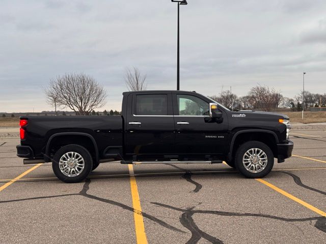 Used 2023 Chevrolet Silverado 3500HD High Country with VIN 2GC4YVEY2P1725054 for sale in Marshall, Minnesota