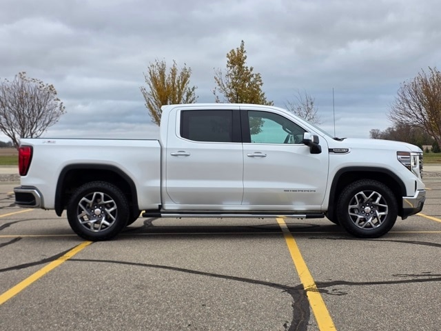 Used 2022 GMC Sierra 1500 SLT with VIN 1GTUUDED7NZ642467 for sale in Marshall, Minnesota