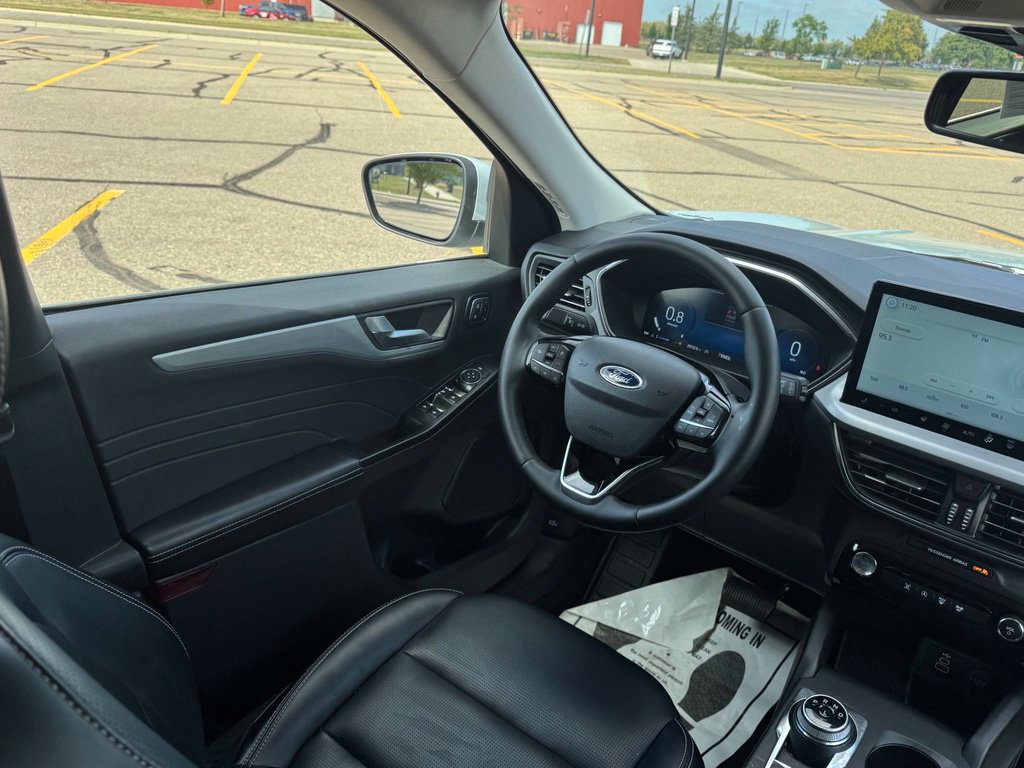 2025 Ford Escape Platinum - Photo 15
