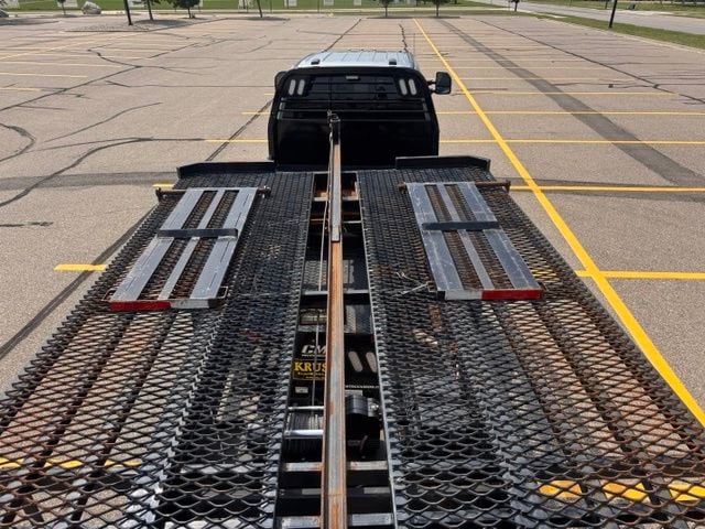 2024 Ford F-450 Super Duty Chassis Cab Lariat - Photo 33