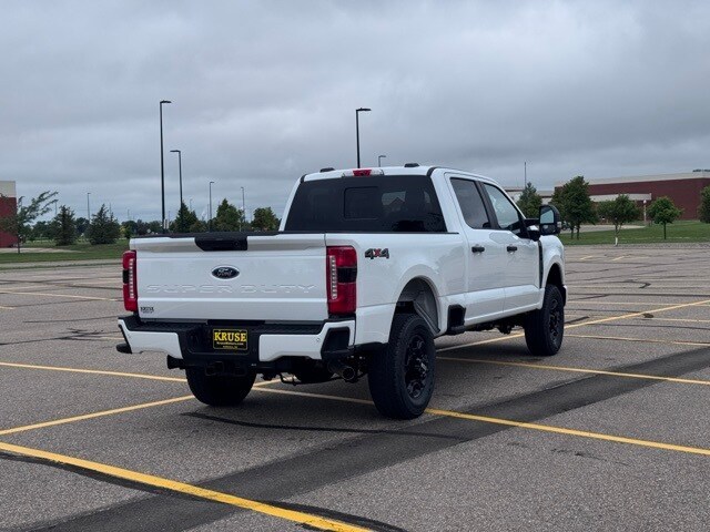 2025 Ford F-350 XL photo 2