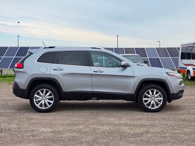 Used 2014 Jeep Cherokee Limited with VIN 1C4PJMDS4EW134061 for sale in Marshall, Minnesota