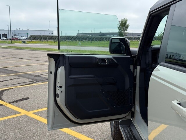 2025 Ford Bronco Outer Banks photo 4
