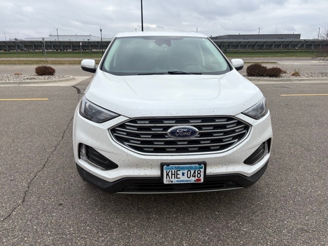 2023 Ford Edge Titanium photo 3
