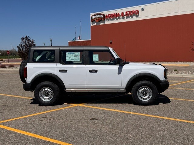 2025 Ford Bronco Base photo 2