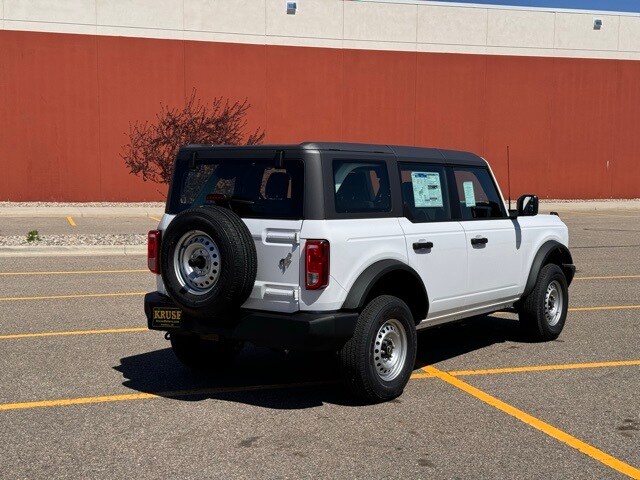 2025 Ford Bronco Base photo 3