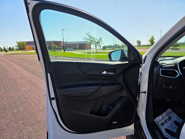 2024 Chevrolet Equinox Premier photo 4
