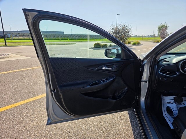 2023 Chevrolet Malibu 1LT photo 4