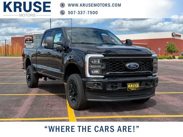 2025 Ford F-350 Super Duty XL's photo