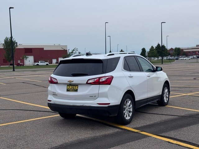 2018 Chevrolet Equinox LT photo 3