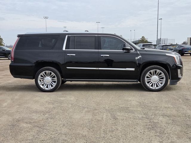 Used 2017 Cadillac Escalade ESV Platinum with VIN 1GYS4KKJXHR286519 for sale in Marshall, Minnesota