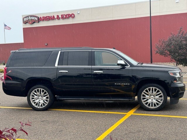 Used 2020 Chevrolet Suburban LS with VIN 1GNSKGKC0LR112582 for sale in Marshall, MN