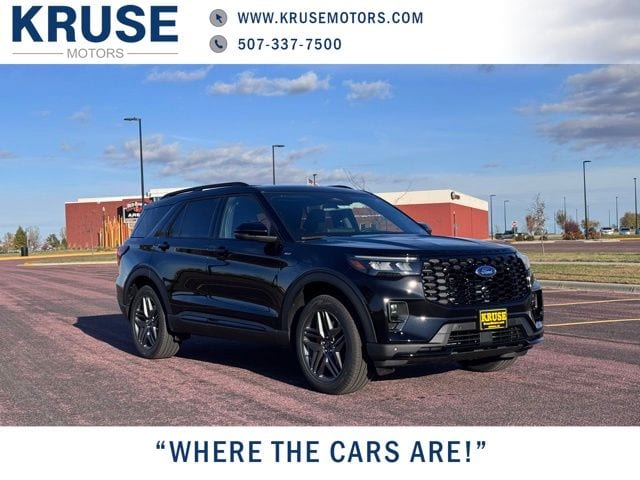 2026 Ford Explorer ST-LINE's photo