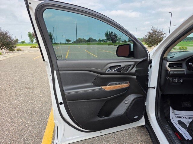 2019 Gmc Acadia Denali photo 2