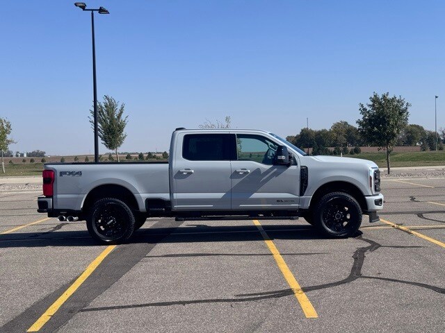 2026 Ford F-250 Lariat photo 2