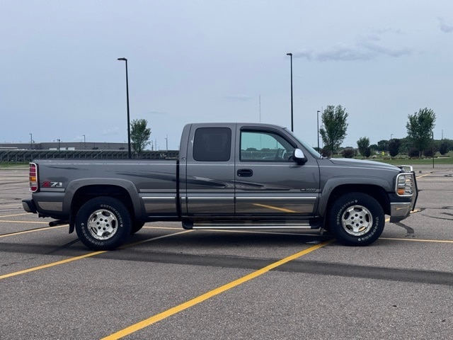 Used 2002 Chevrolet Silverado 1500 LS with VIN 1GCEK19T22E189629 for sale in Marshall, Minnesota