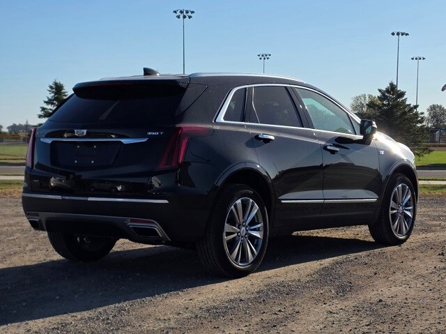 2023 Cadillac XT5 Platinum Premium Luxury photo 3
