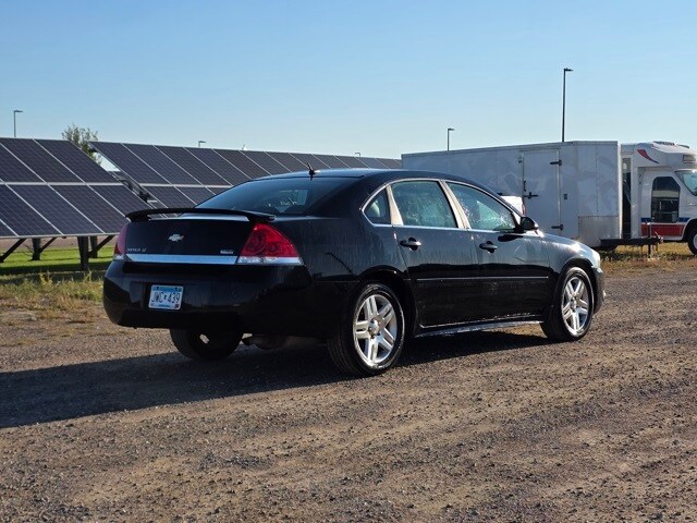 2010 Chevrolet Impala photo 2