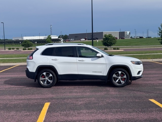Used 2019 Jeep Cherokee Limited with VIN 1C4PJMDX0KD322837 for sale in Marshall, Minnesota