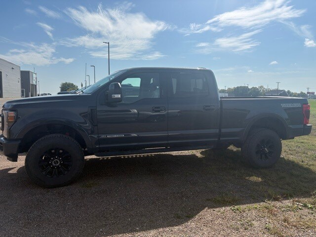 2021 Ford F-350 Lariat photo 4