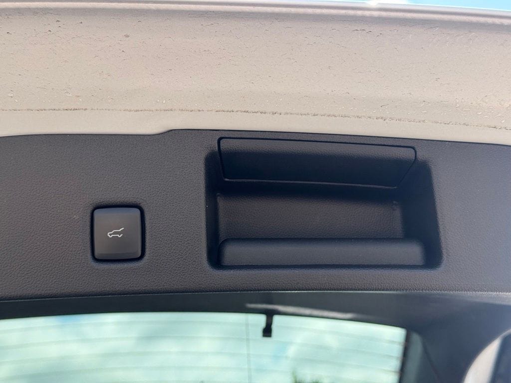 2025 Ford Escape Platinum - Photo 36