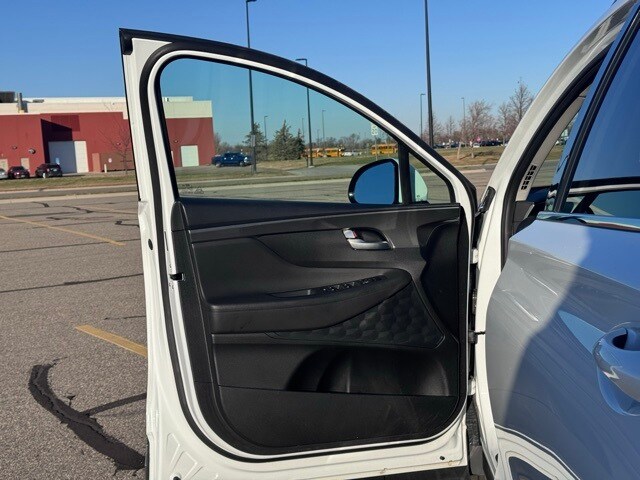 2022 Hyundai Santa Fe SEL photo 3