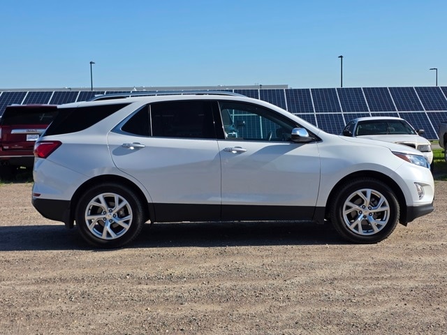 Used 2018 Chevrolet Equinox Premier with VIN 2GNAXVEV9J6204605 for sale in Marshall, Minnesota